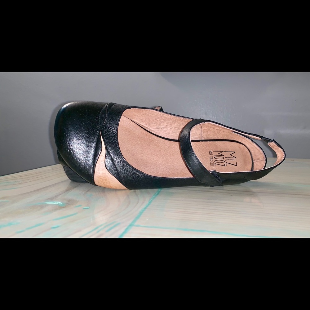 Mizmooz size 7 “ like new”